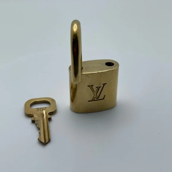 ✨LOUIS VUITTON ✨ Authentic Lock and Key #307 - Picture 6 of 7